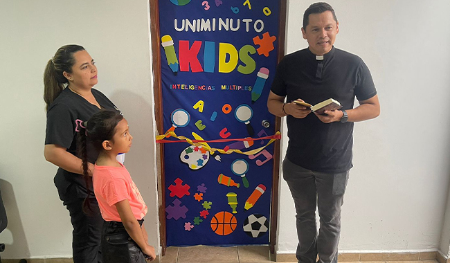 Oración y Bendición lanzamiento UNIMINUTO KIDS 