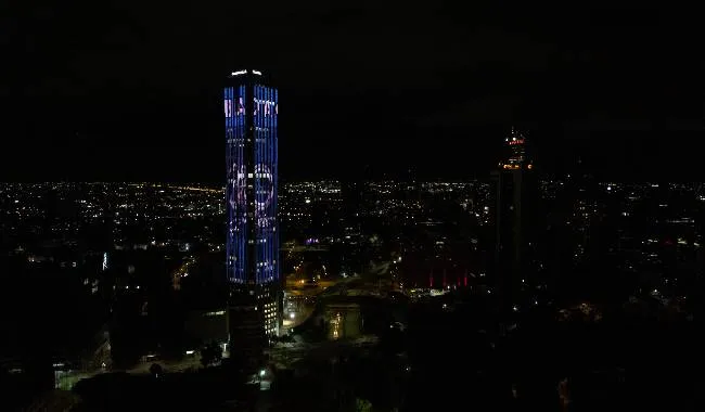 La proyección rendió homenaje a las generaciones de colombianos que se han formado en UNIMINUTO. 