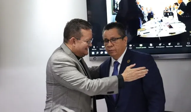 Padre Harold Castilla Devoz, cjm, Rector de UNIMINUTO y Vicepresidente de ASCUN junto a Jairo Miguel Torres Oviedo, Vicepresidente de ASCUN