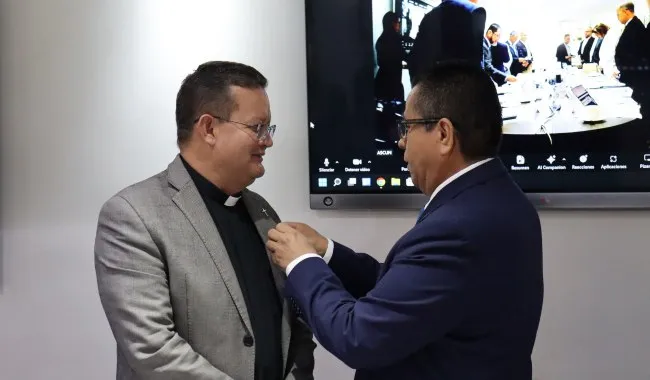 Foto del rector de UNIMINUTO