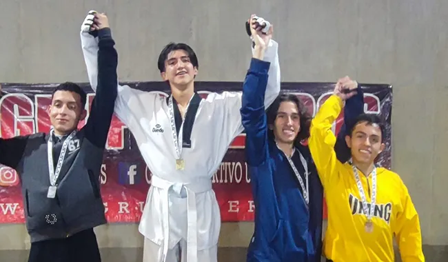 Pódium en primer lugar- Categoría -54 blancos ORO