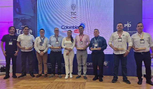 Entrega de reconocimientos a entidades y empresas de la región 