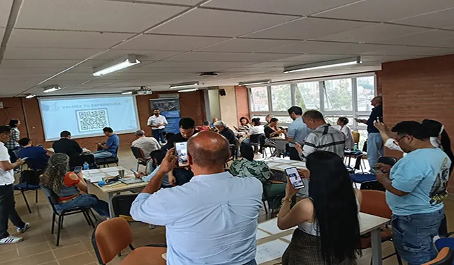•	Fortalecimiento de la retroalimentación formativa y la integración de agentes conversacionales.