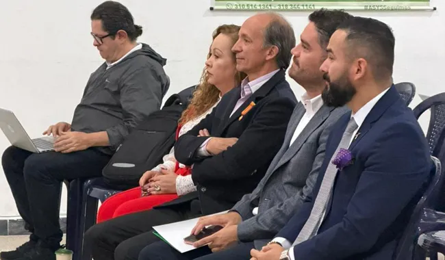 Asimismo, el evento contó con la presencia de funcionarios de la Alcaldía de Rionegro, el Vicerrector, el director de comunicaciones y los decanos de las diferentes facultades de UNIMINUTO Antioquia - Chocó.