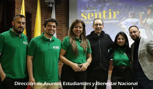 Equipo de la Dirección Nacional de Asuntos Estudiantiles y Bienestar durante el lanzamiento de LATIR