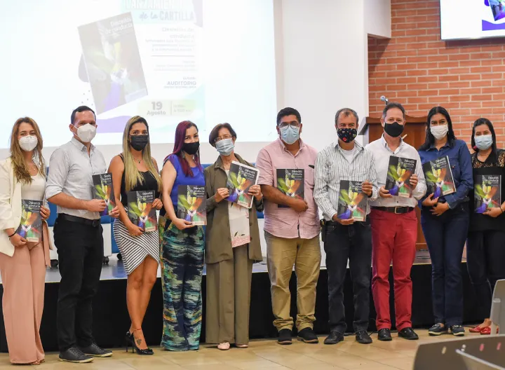 Personas que asistieron al lanzamiento de la Cartilla Destellos de Conctuta en UNIMINUTO Buga