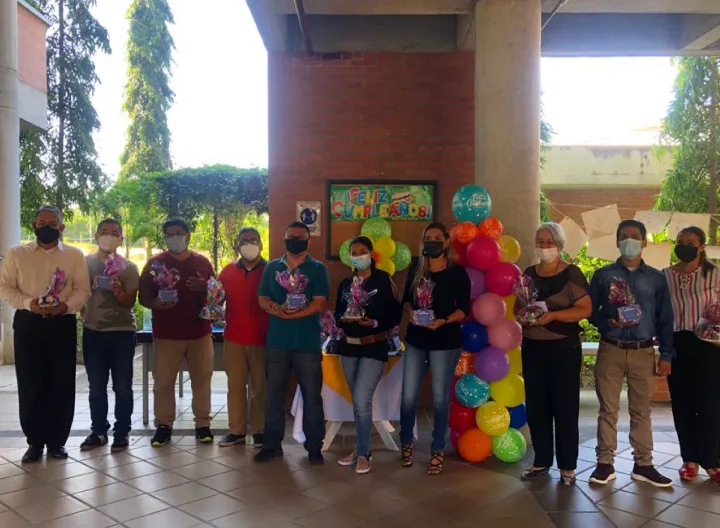 Celebración de cumpleaños en el Centro Regional Buga