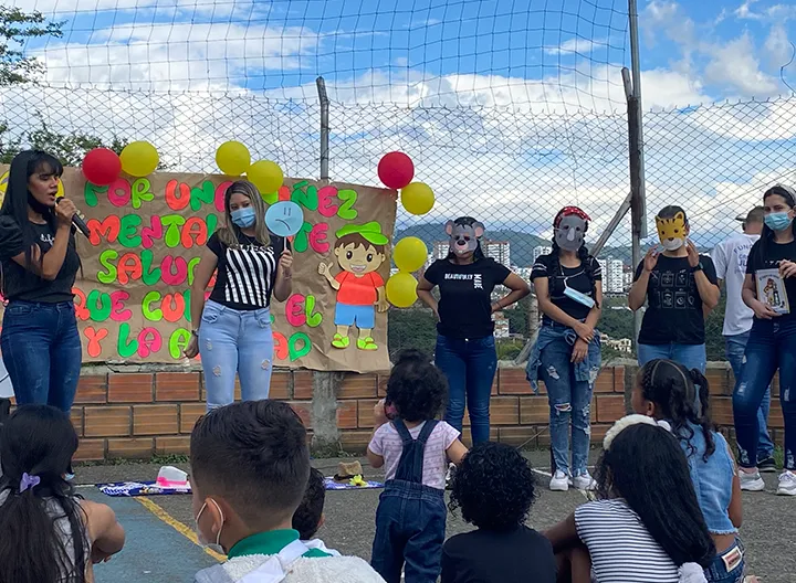 Ínterprestación de obra de teatro a niños de la dulcera para la transformación Social - UNIMINUTO Pereira