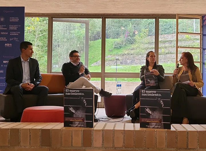 Lanzamiento-del-libro-en-Manizales-3.jpg