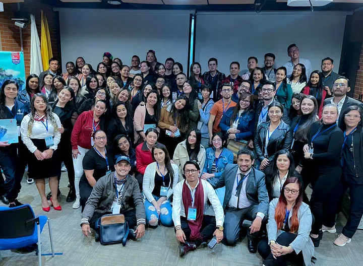 Grupo de docentes de evento desafíos de la educación