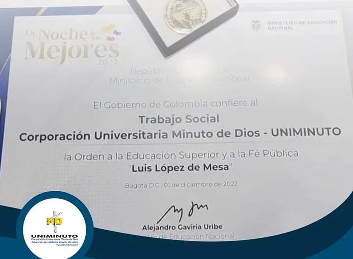 Certificado de reconocimiento al programa de trabajo Social en la noche de los mejores