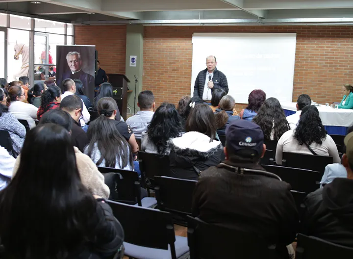 Director de CUZ da la bienvenida 