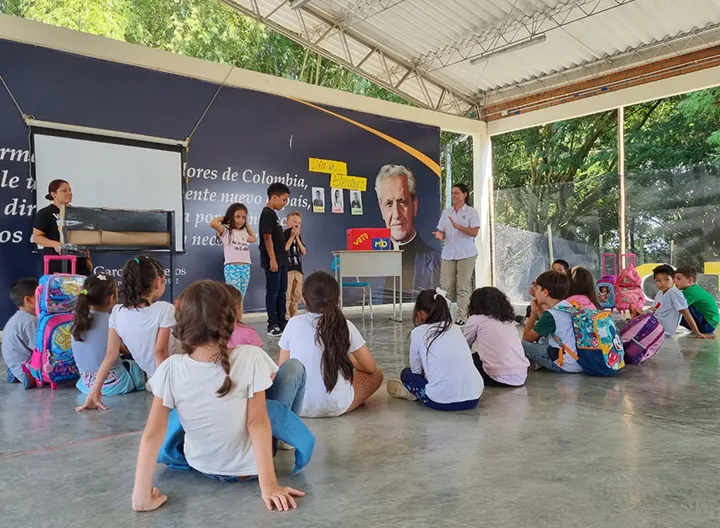 colegio-min-dios.jpg