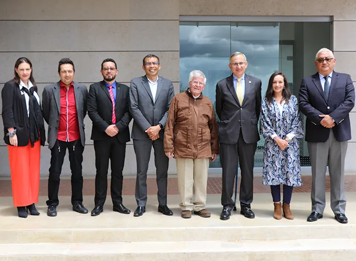 Padre Diego Jaramillo junto con directivos de Rectoría UNIMINUTO Bogotá y Universidad Externado de Colombia