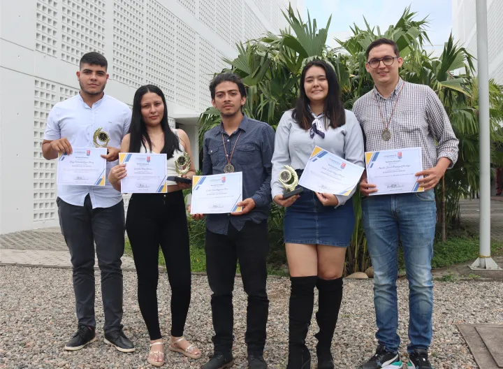 Estudiantes ganadores olimpiadas matemáticas
