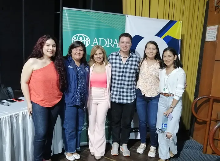 Estudiantes y docentes UNIMINUTO