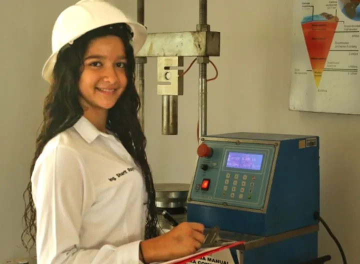 Sharit Rayo, estudiante del programa de Ingeniería Civil.   
