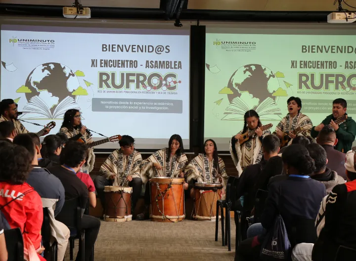 Grupo Markawara participando en RUFROC 