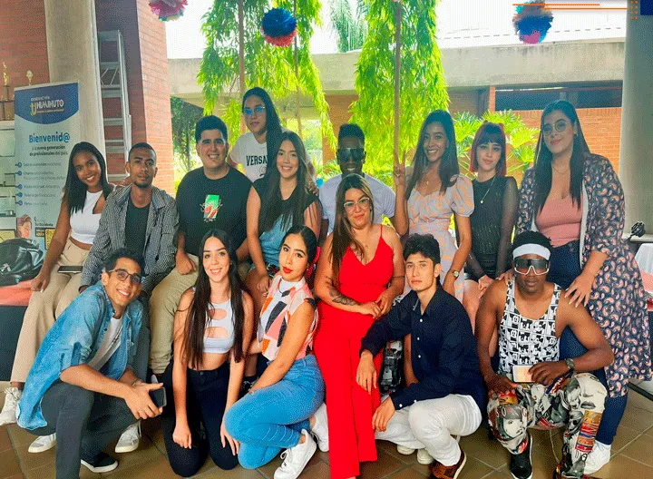 Estudiantes y docentes del programa de Comunicación Social UNIMINUTO Buga