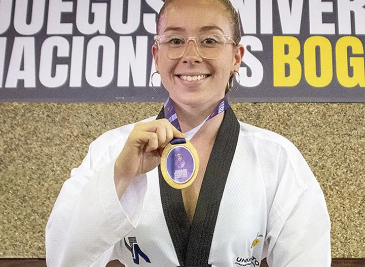 Mariana Henao con la medalla de oro