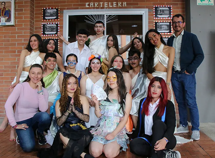 Integrantes del grupo teatral elemental-k de programa de Comunicación Social – Periodismo de Centro Universitario Zipaquirá.