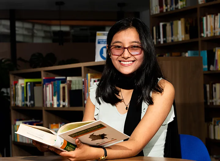 Estudiante feliz