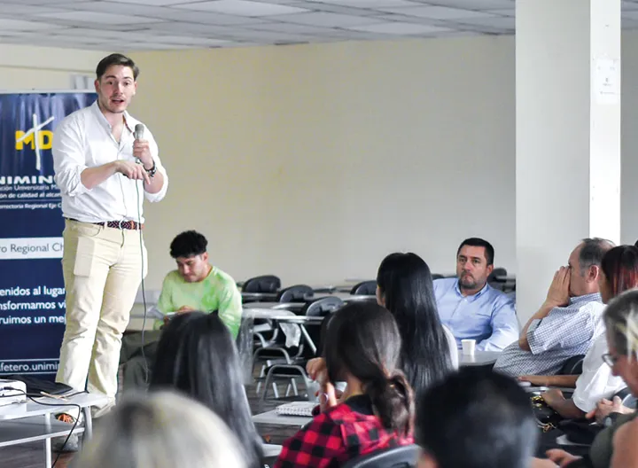Equipo de Chinchiná socializando resultados del proyecto pulpa de café