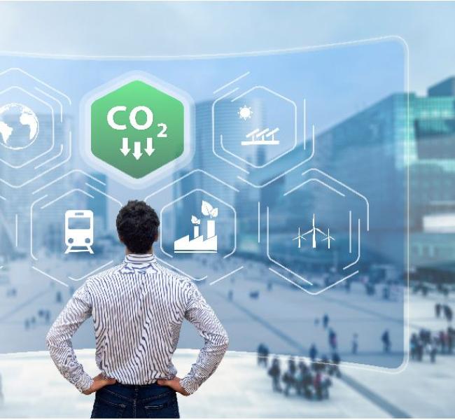 hombre-pantalla-digital-íconos